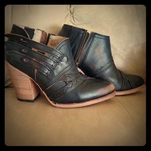 Freebird Gate Booties size 8